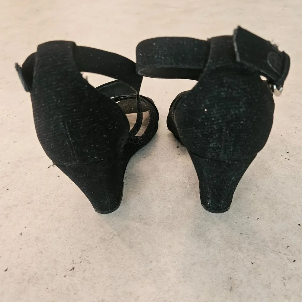 G by Guess Black Glimmer fabric Peep-Toe Wedge Sandals Strappy Night Out Glitter